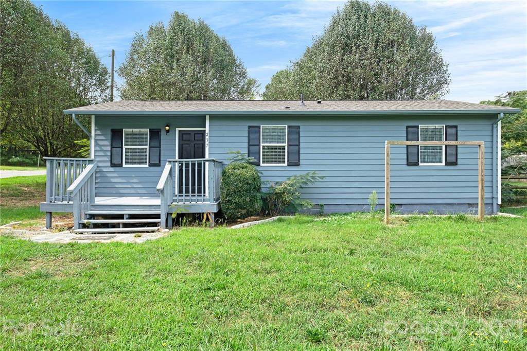 237 Eastport Lane - Photo 1