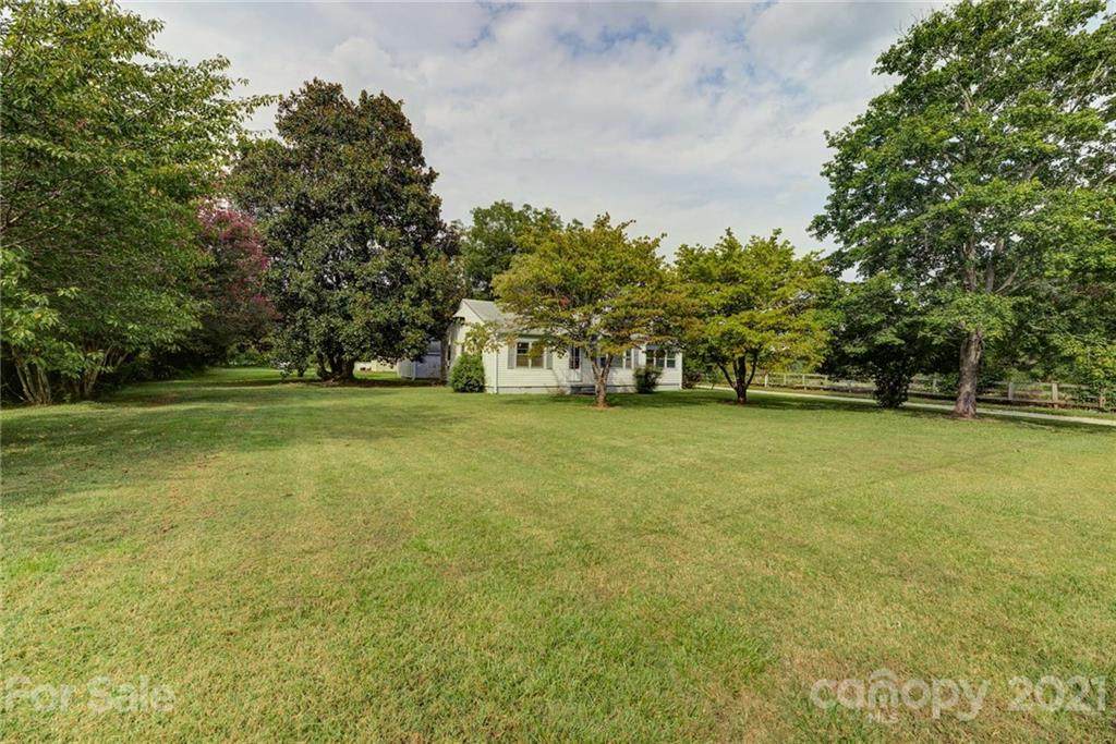 2235 7th Street - Photo 1