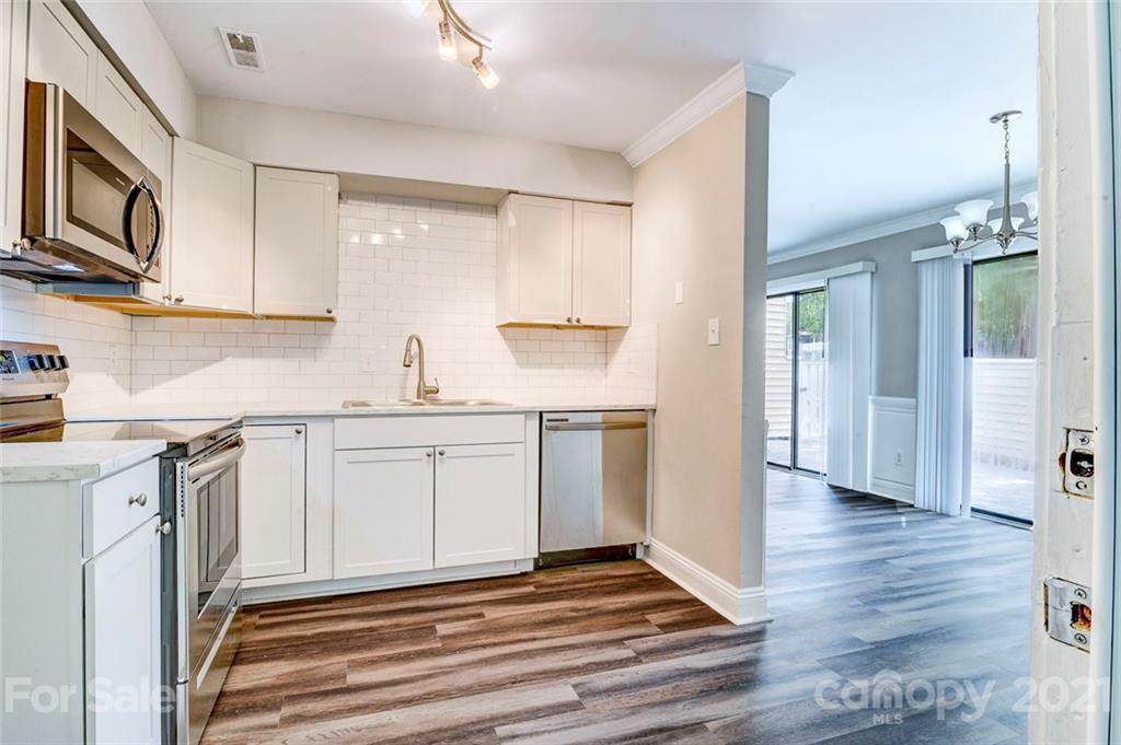 1636 Hollow Drive - Photo 1