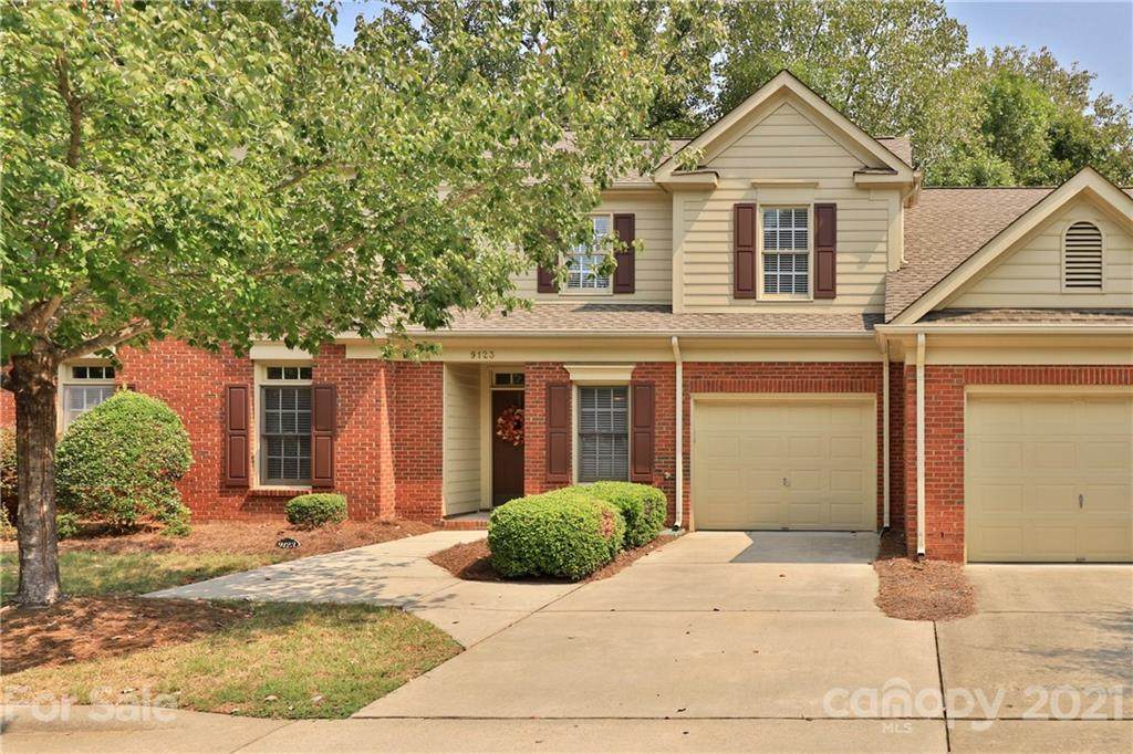 9123 Providence Colony Drive - Photo 1