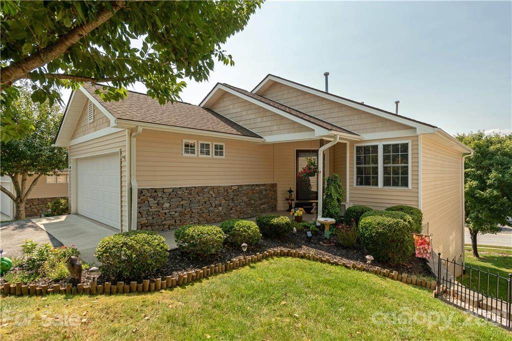 20 Danbury Lane - Photo 1
