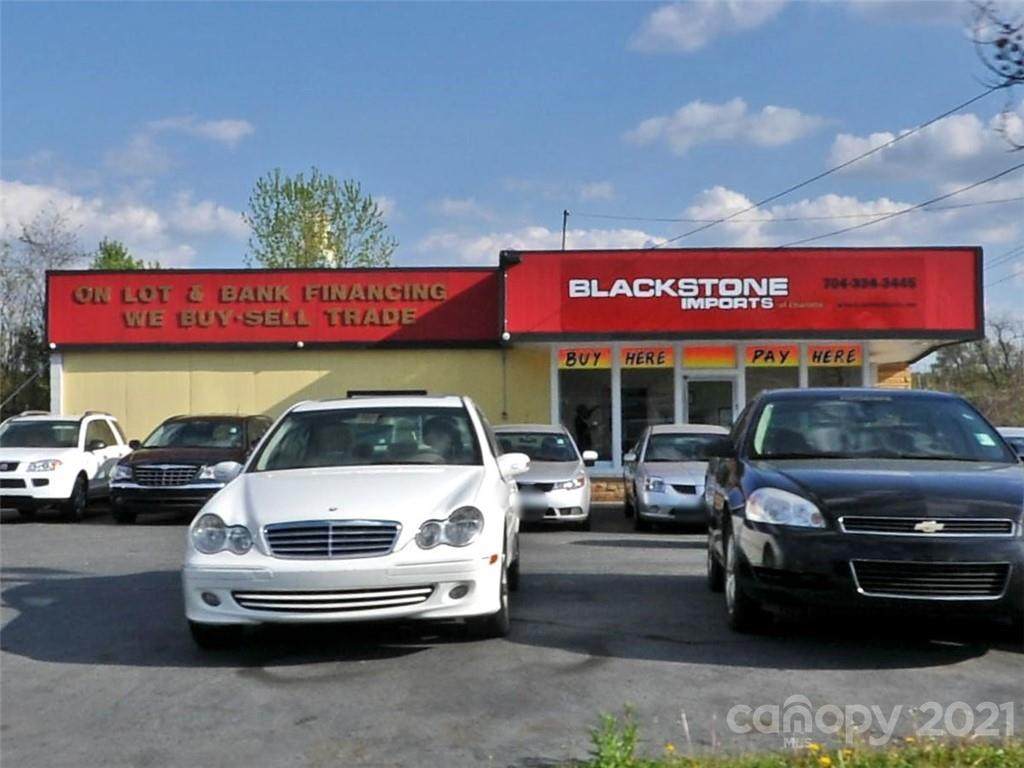 3800 Tryon Street - Photo 1