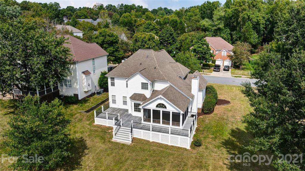 15922 Hollingbourne Road - Photo 1
