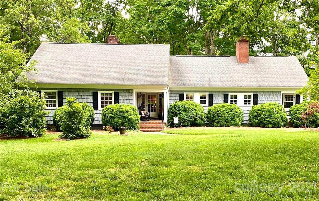 352 Ivy Circle - Photo 1
