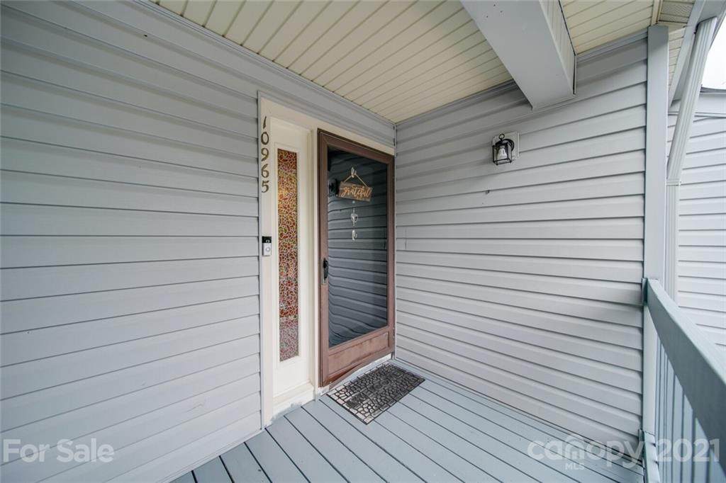 10965 Harrowfield Road - Photo 1