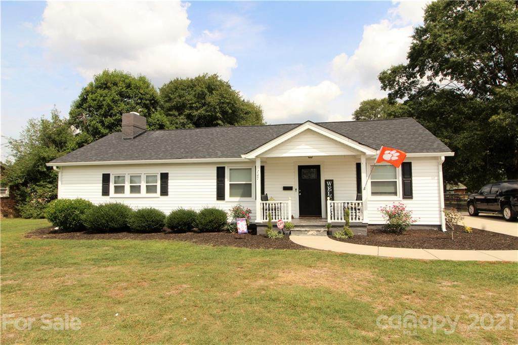 207 Hilltop Lane - Photo 1