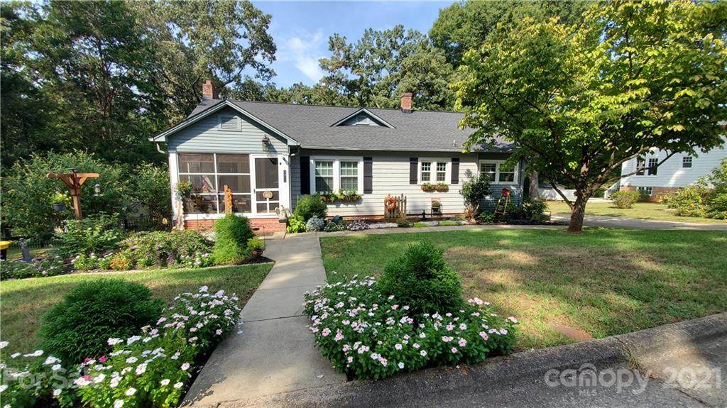 1311 8th Street - Photo 1