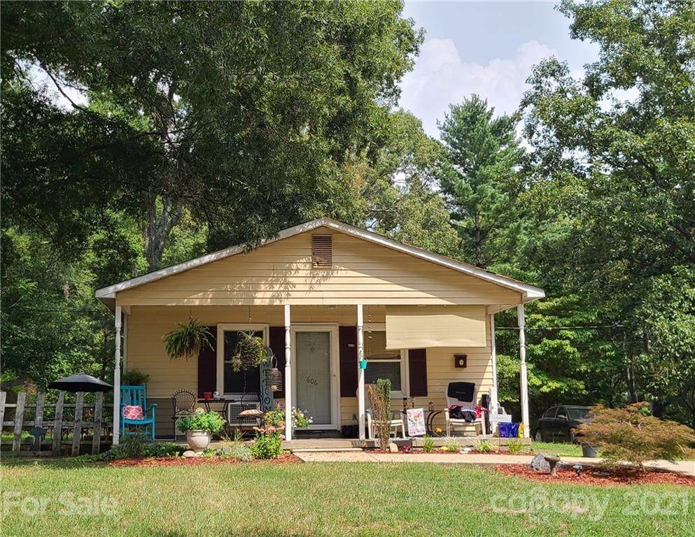 606 Eleventh Street - Photo 1