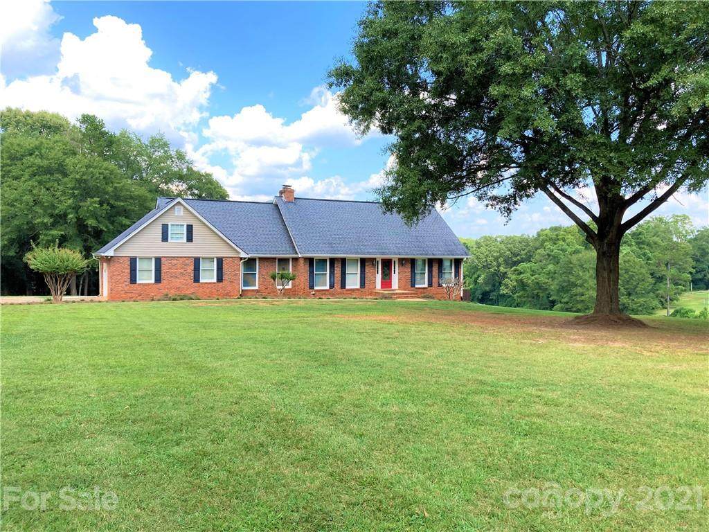 265 Valleyview Drive - Photo 1