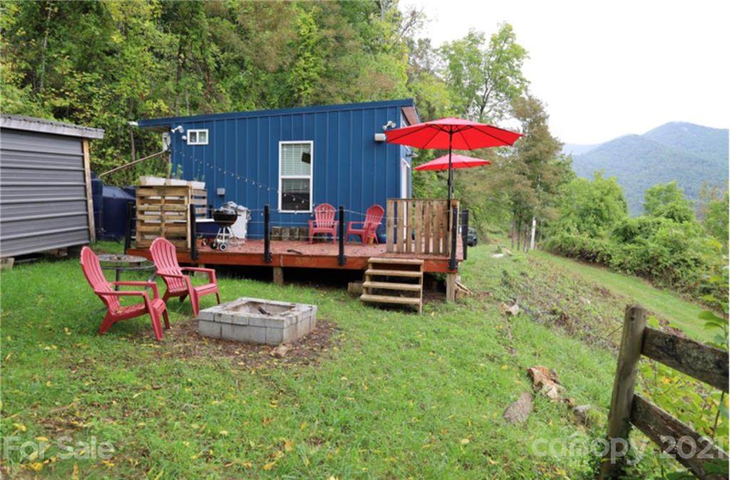429 Skyview Drive - Photo 1