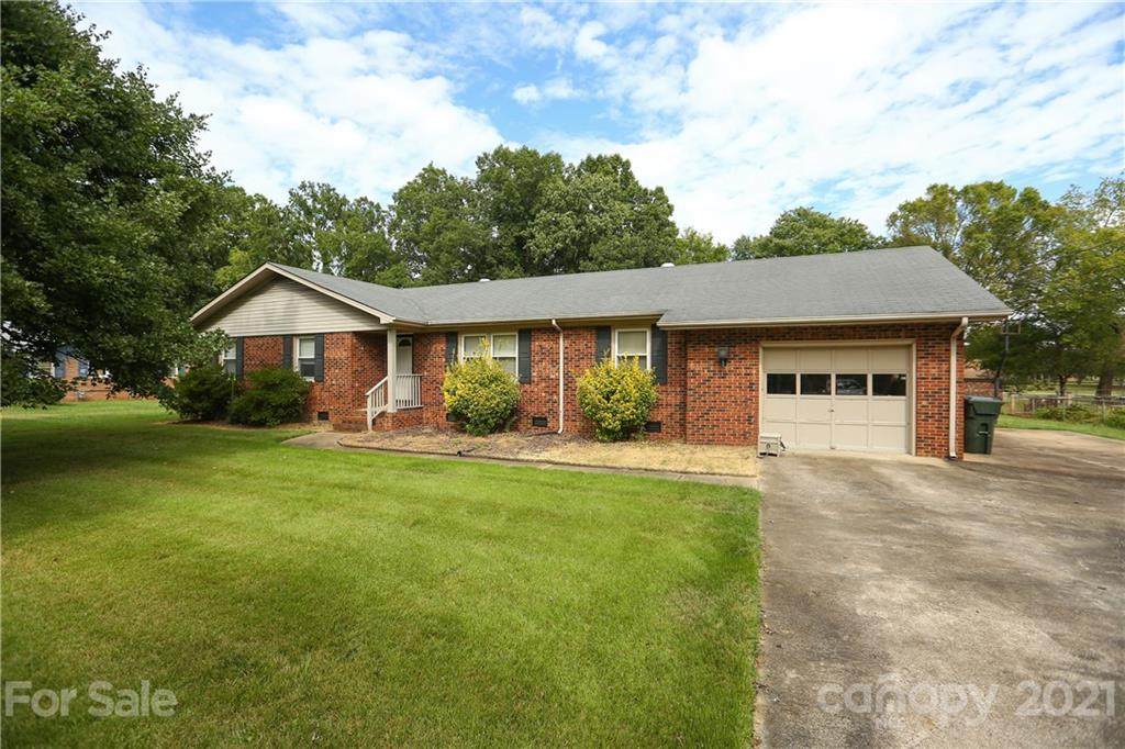 1607 Caromar Place - Photo 1