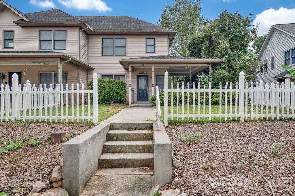 1609 Begonia Way - Photo 1