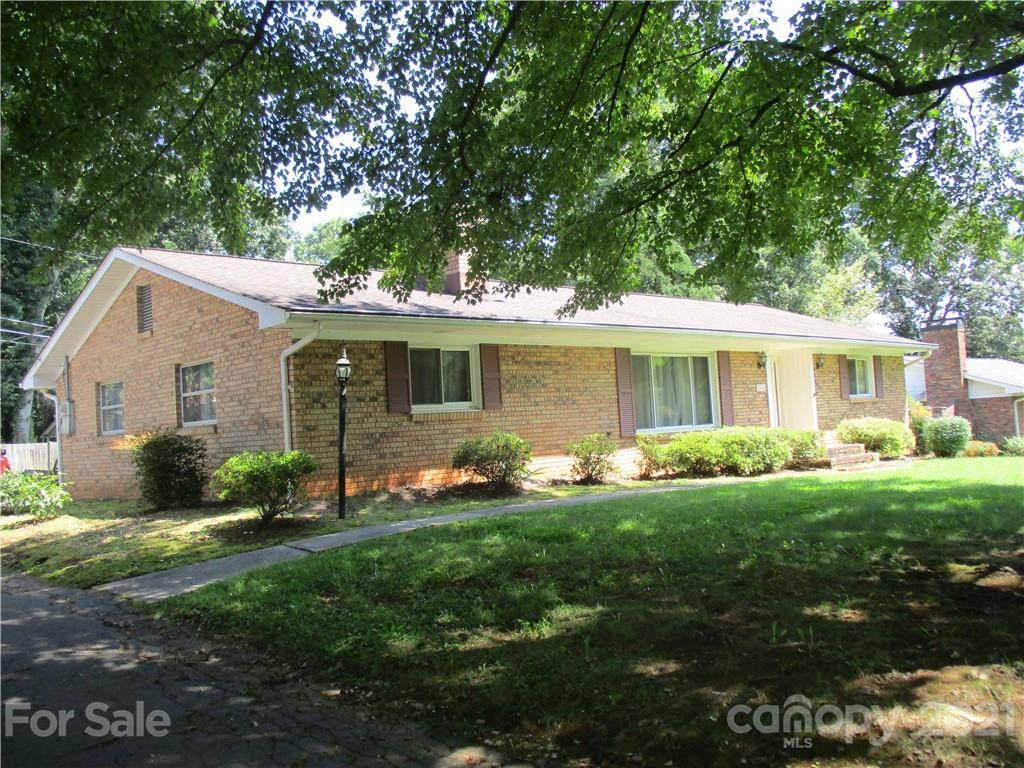 1044 Carousel Lane - Photo 1