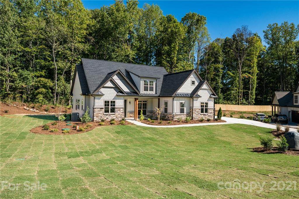 105 Jayhawk Court - Photo 1