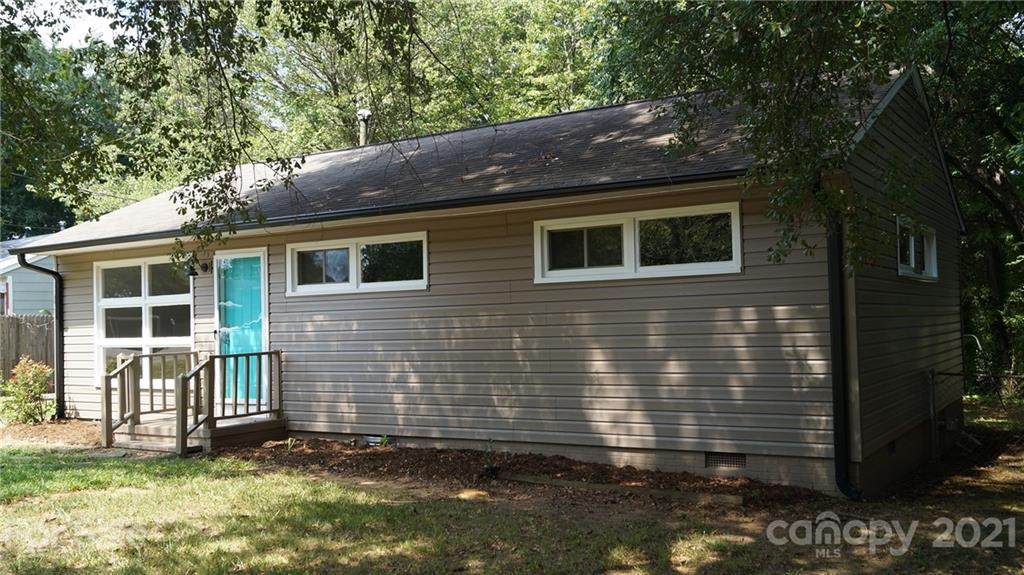204 Meadow Drive - Photo 1