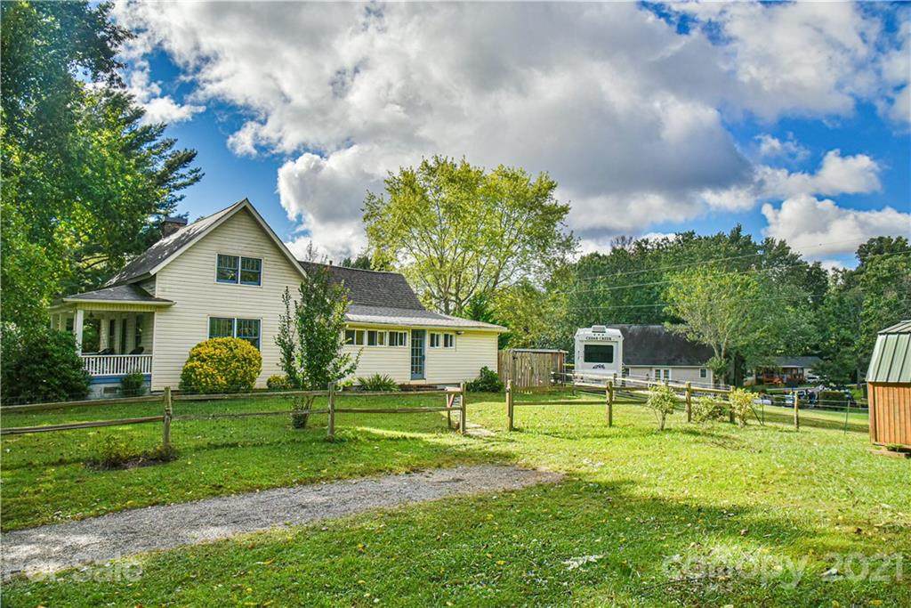 4 Fox Den Road - Photo 1