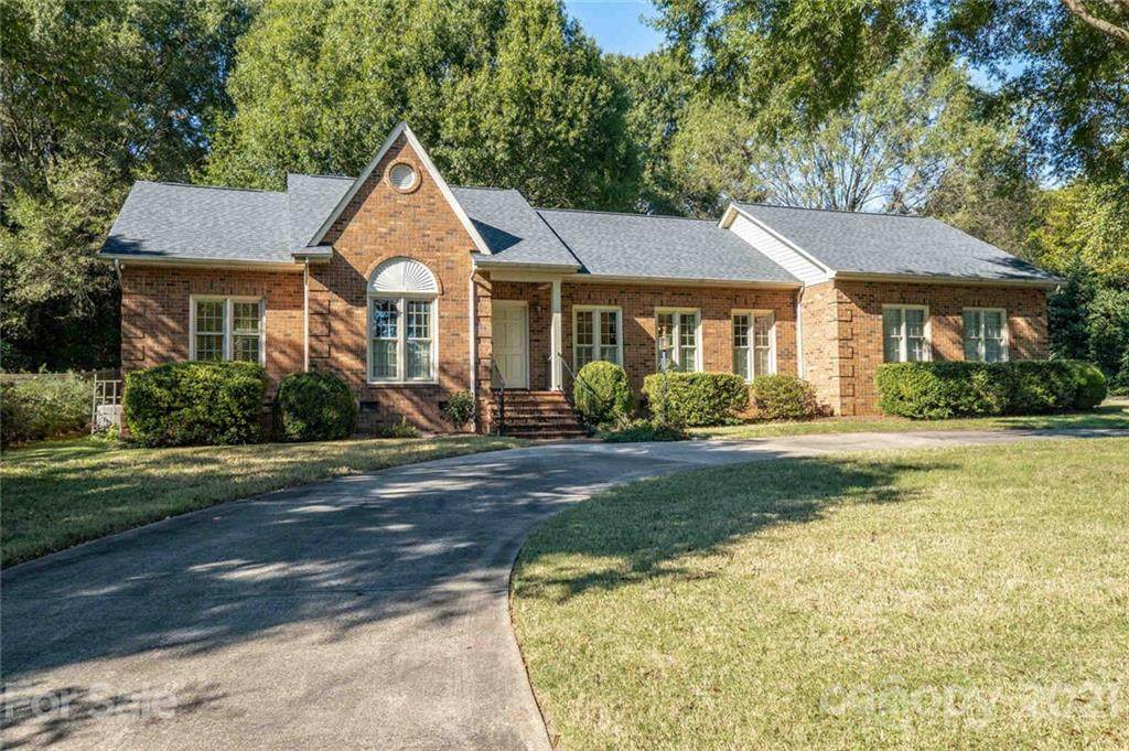 1506 12th Fairway Drive - Photo 1