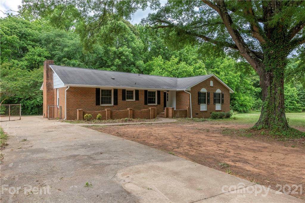 3302 Paula Circle - Photo 1