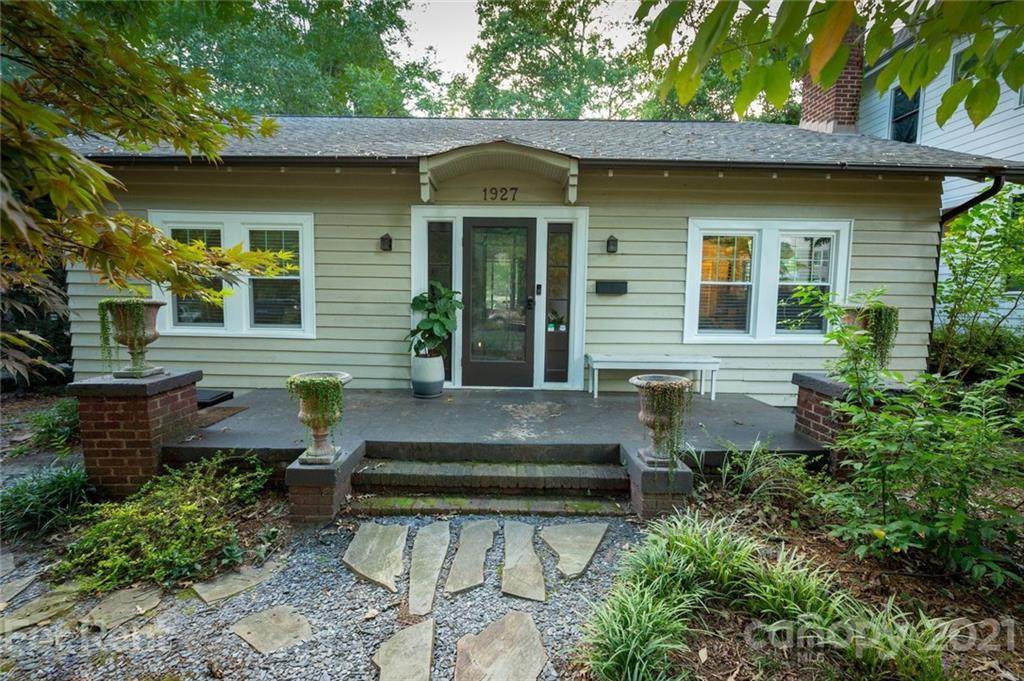 1927 Kenwood Avenue - Photo 1