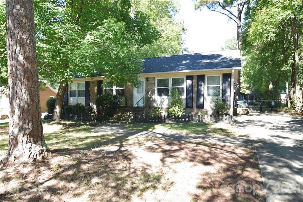 300 Deer Creek Drive - Photo 1