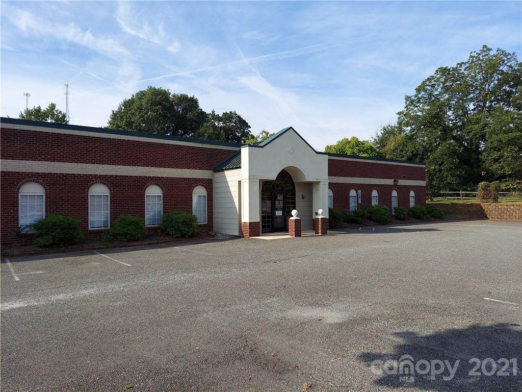 707 Schenck Street - Photo 1