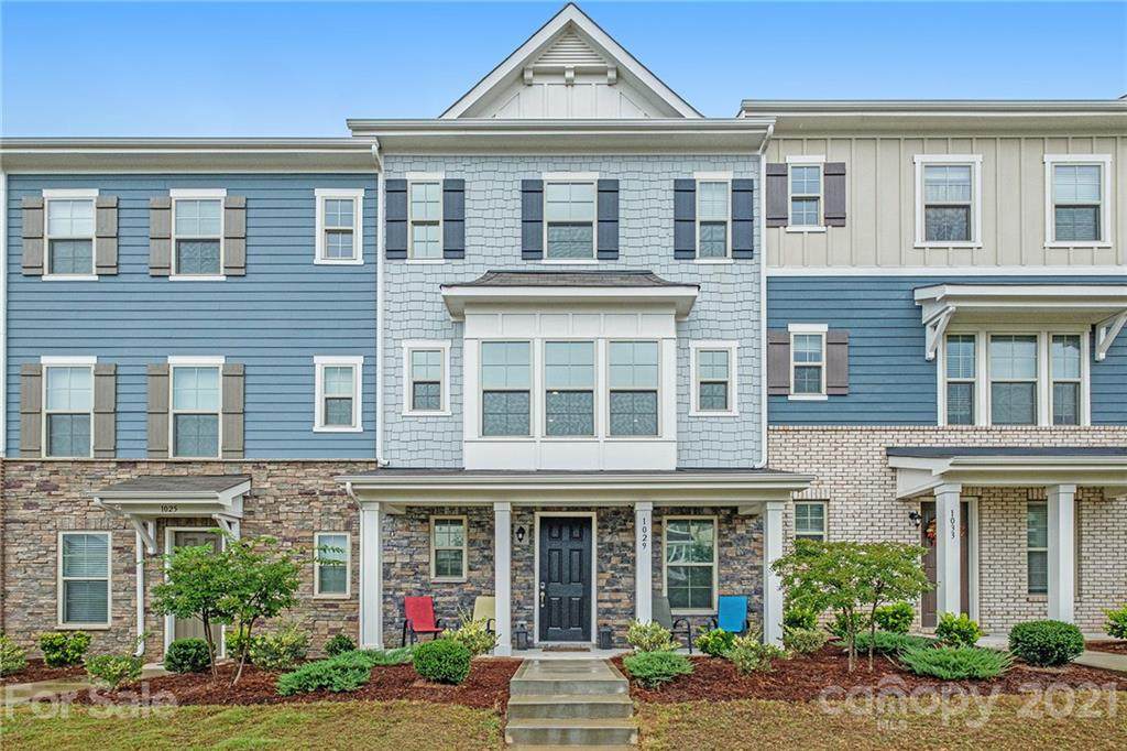 1029 Doveridge Street - Photo 1