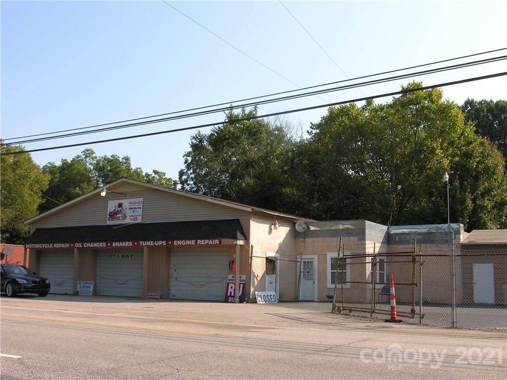 2715 Main Street - Photo 1