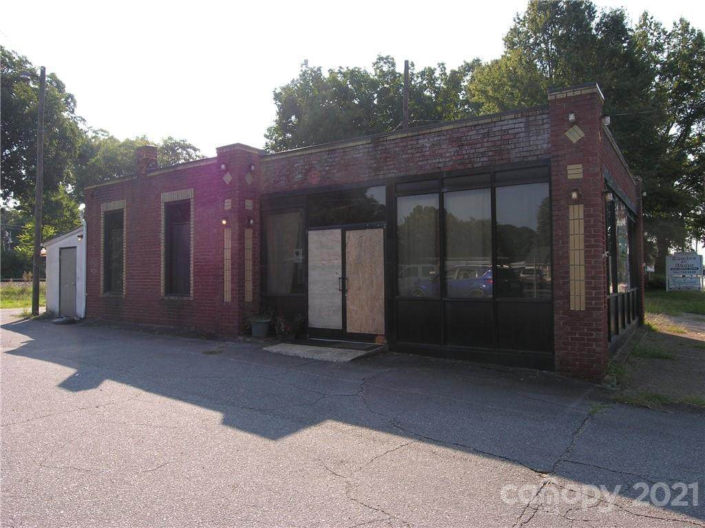 2703 Main Street - Photo 1