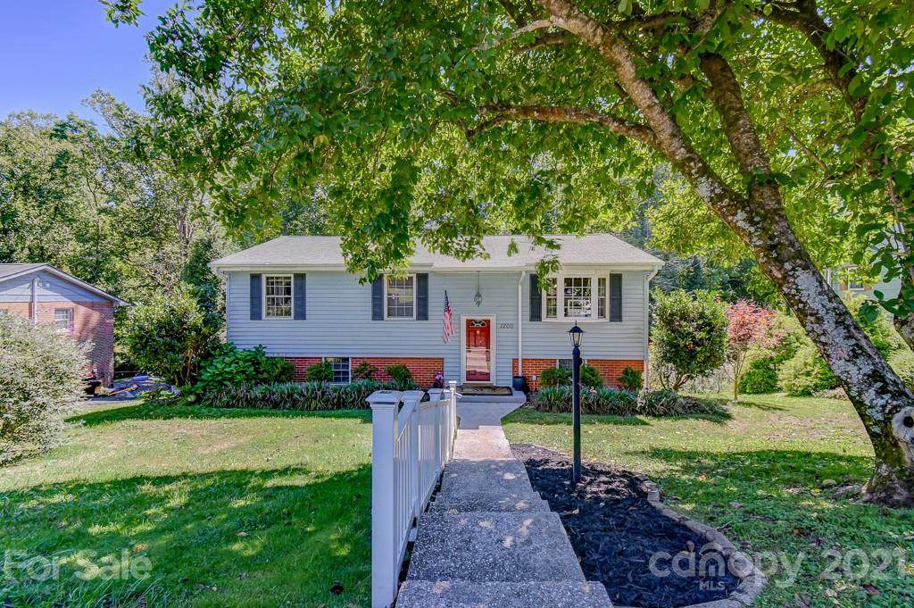 1200 Pinebrook Circle - Photo 1