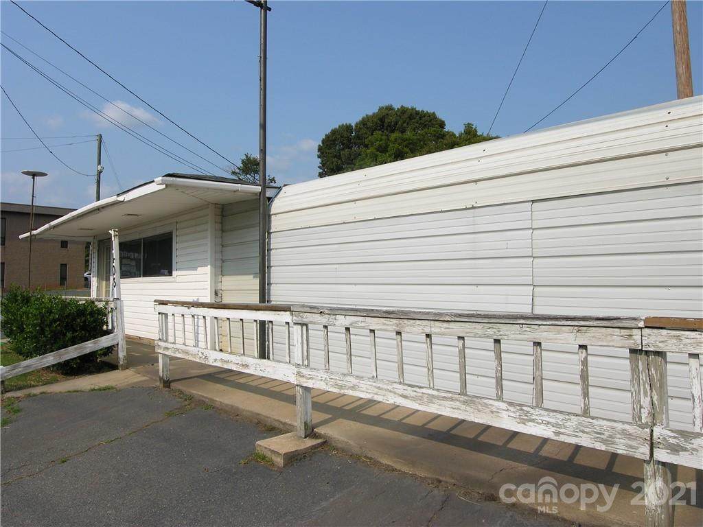 1403 Main Street - Photo 1