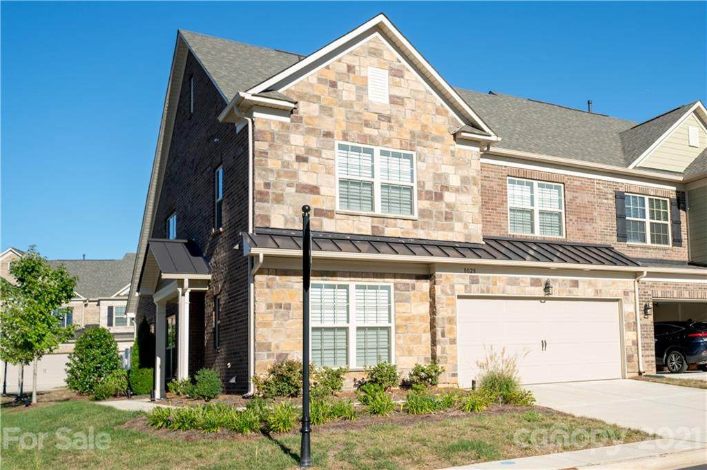 8028 Lantern Way - Photo 1