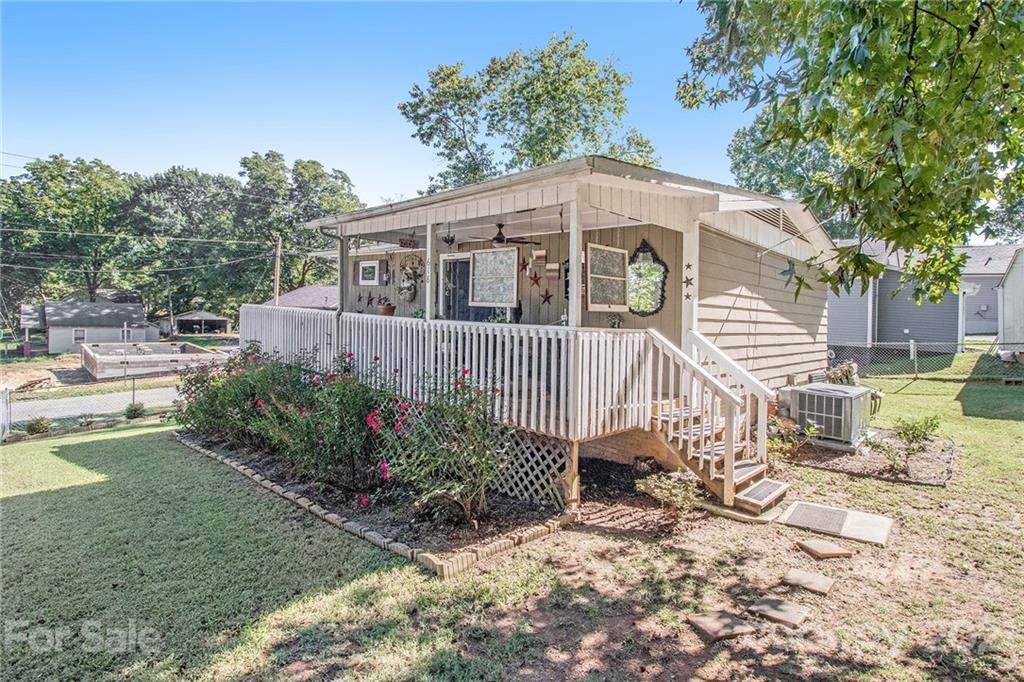 618 Harding Avenue - Photo 1