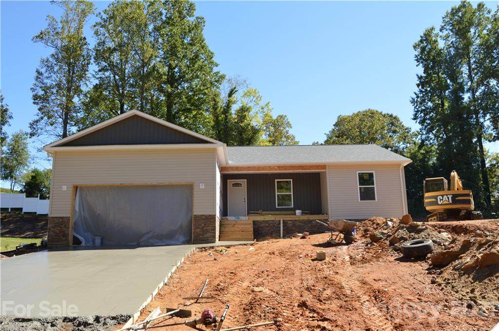 913 Woodbine Place - Photo 1