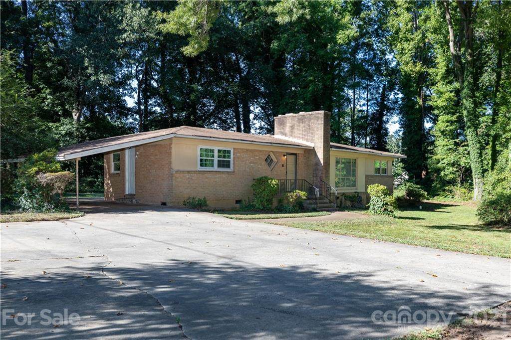 1635 Main Street - Photo 1