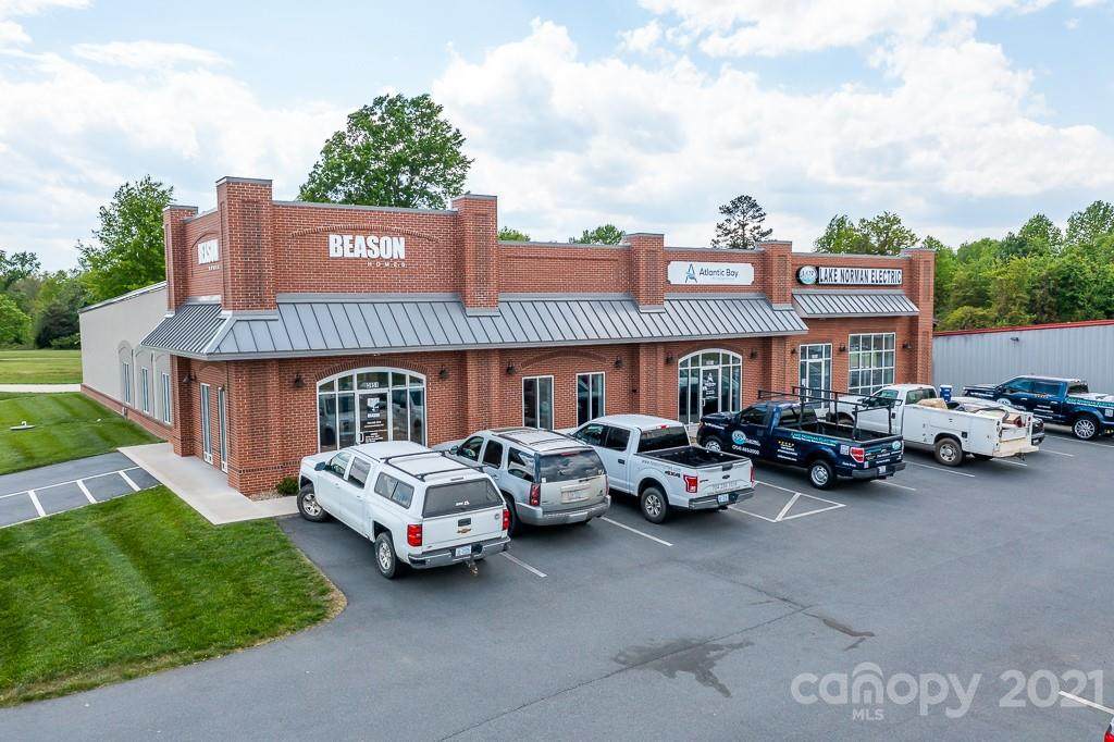 3951 Wexford Lane - Photo 1