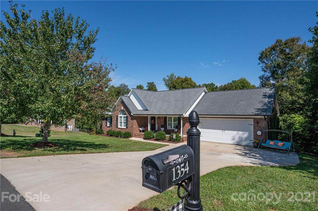 1354 Sedgewood Lane - Photo 1
