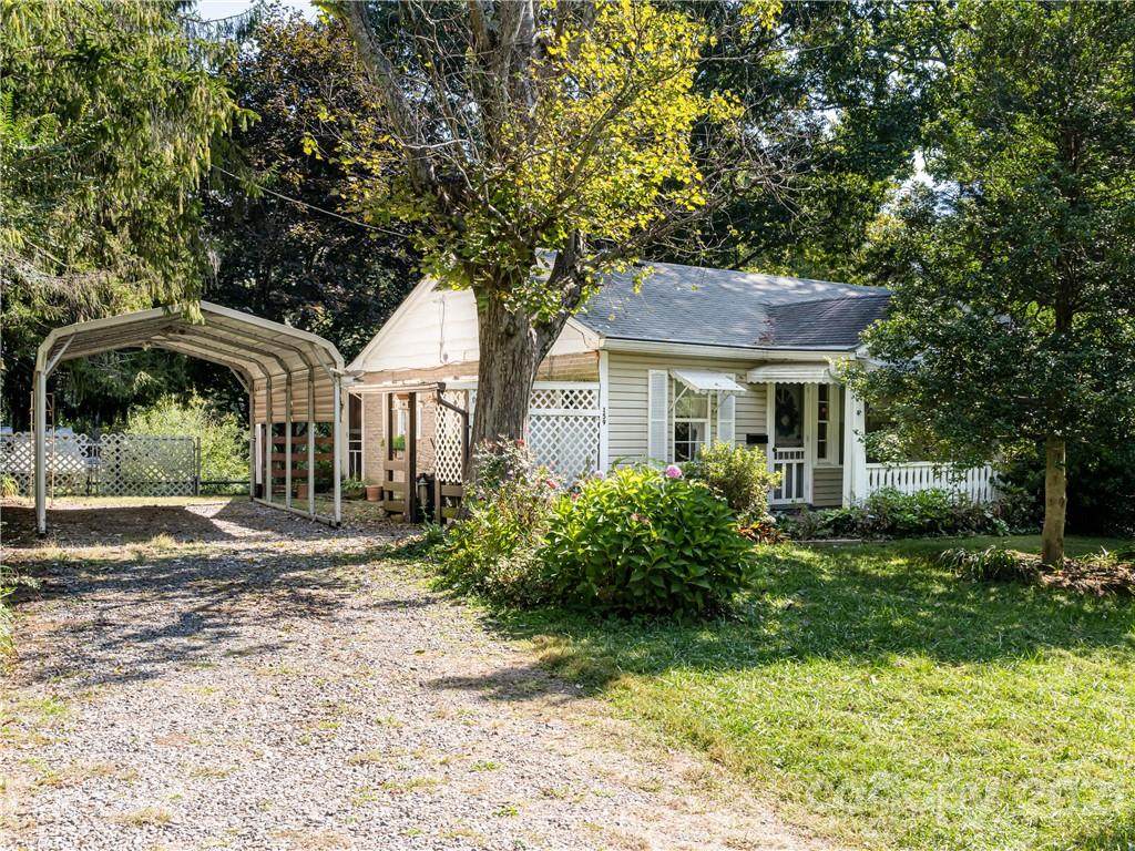 159 Johnston Boulevard - Photo 1