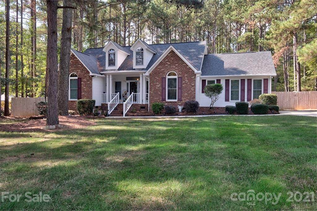 3017 Clover Circle - Photo 1
