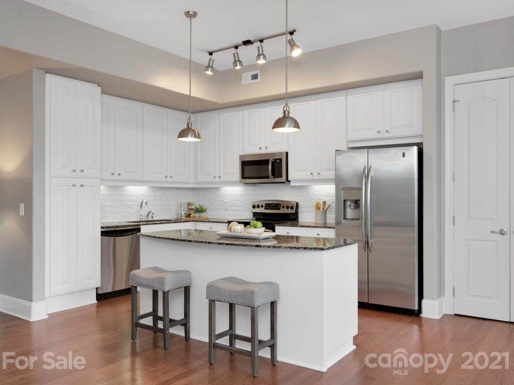 4620 Piedmont Row Drive - Photo 1
