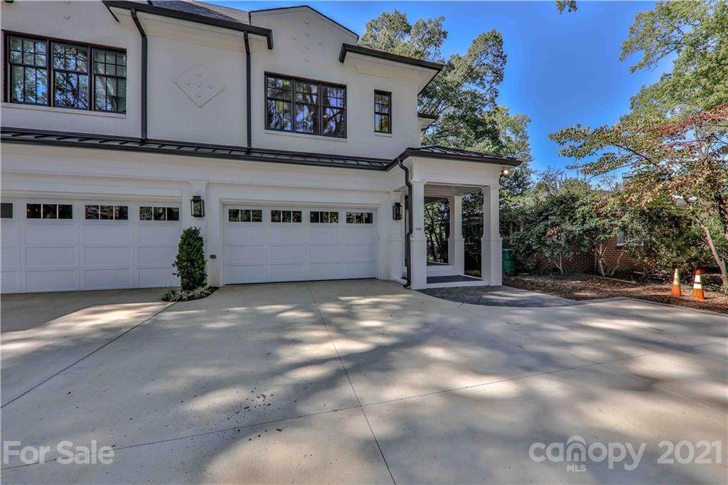 1206 Kings Drive - Photo 1