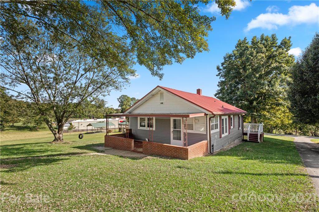 318 Dogwood Road - Photo 1