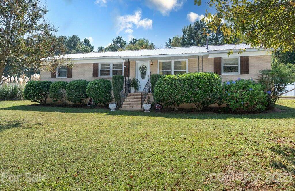 735 Lawndale Circle - Photo 1