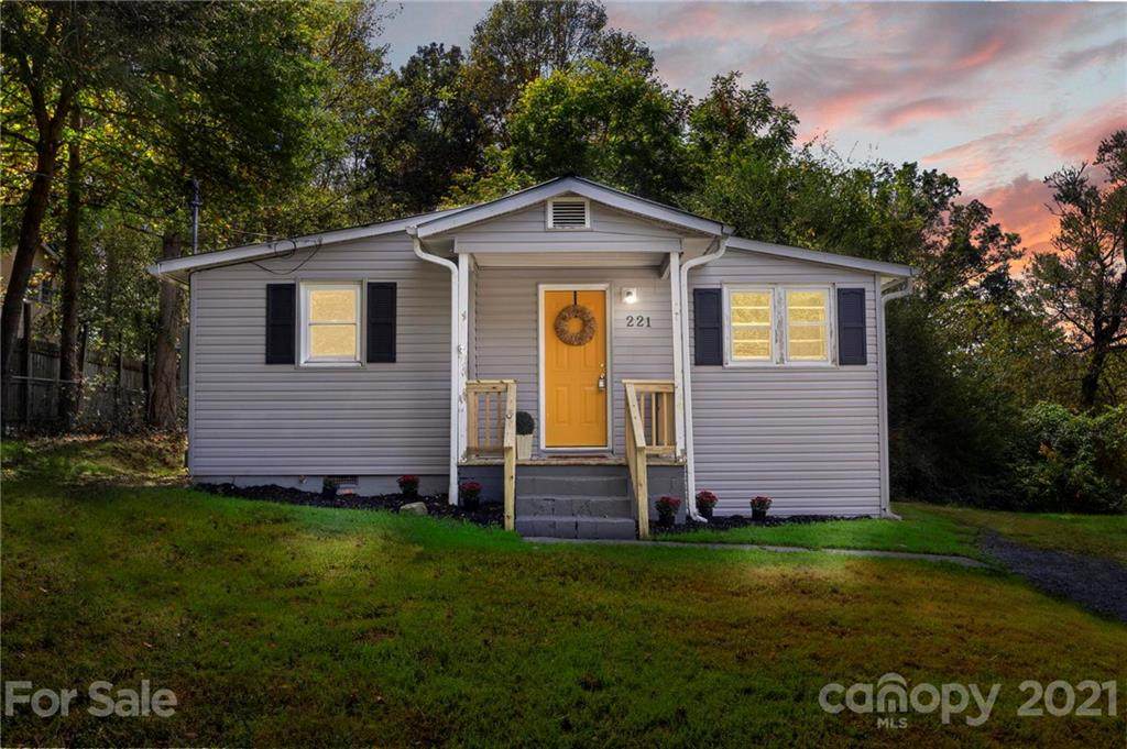 221 Oakdale Street - Photo 1