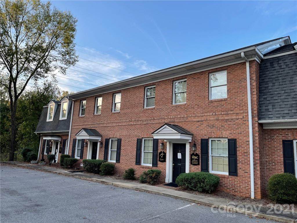 650 Statesville Boulevard - Photo 1