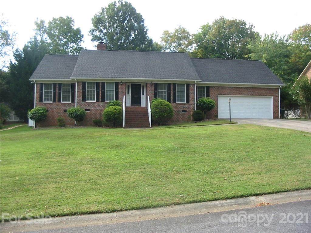 1439 Woodhurst Drive - Photo 1