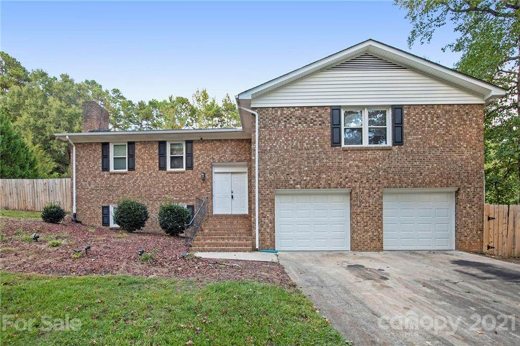 484 Woodend Drive - Photo 1