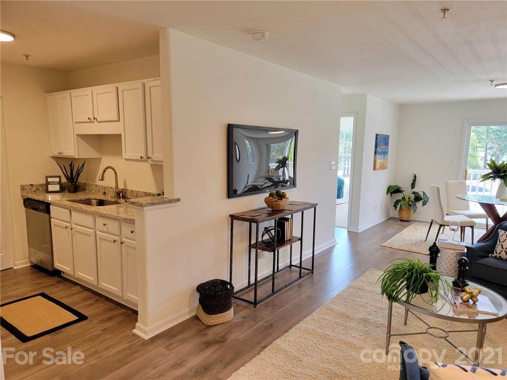 962 Plaza Walk Drive - Photo 1