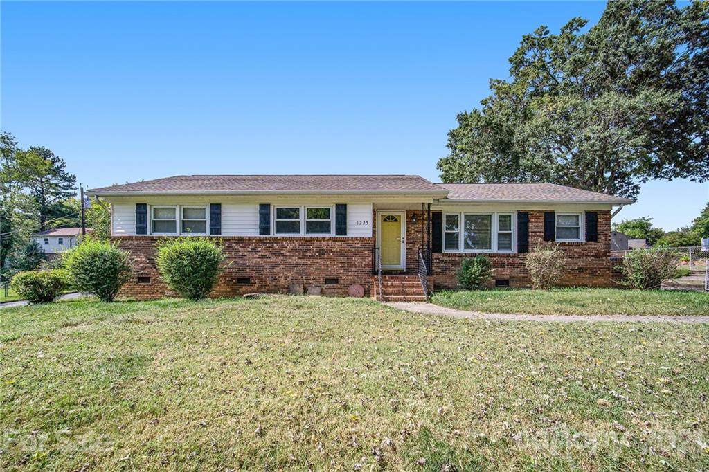 1225 Castlegate Street - Photo 1