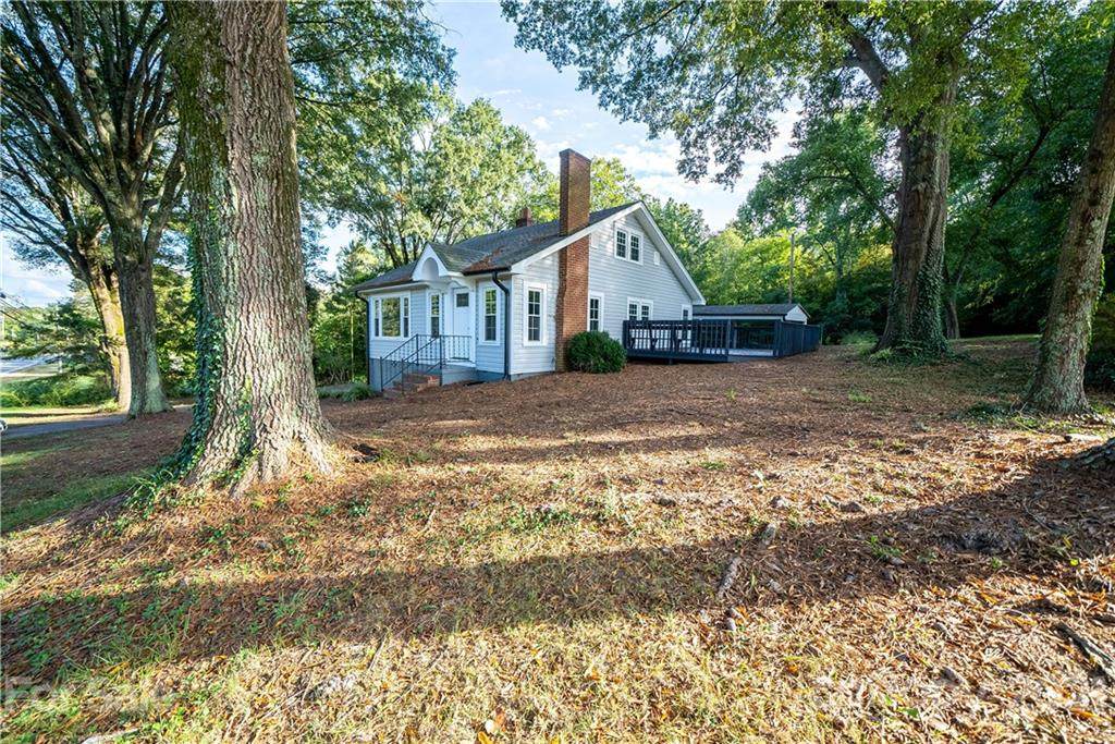 913 Concord Road - Photo 1