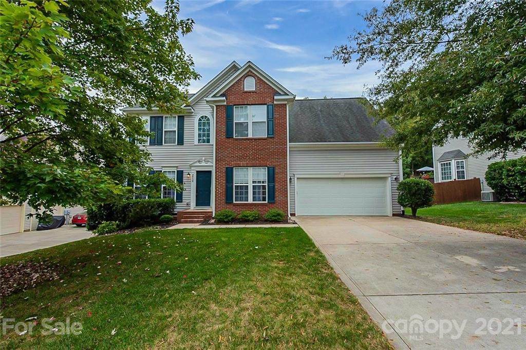 4910 Summerside Drive - Photo 1